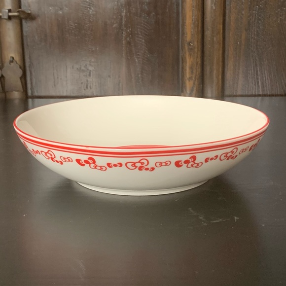 Hello Kitty 9” Ceramic Dinner Bowl Red & White Bows Japanese Letters - Picture 5 of 11